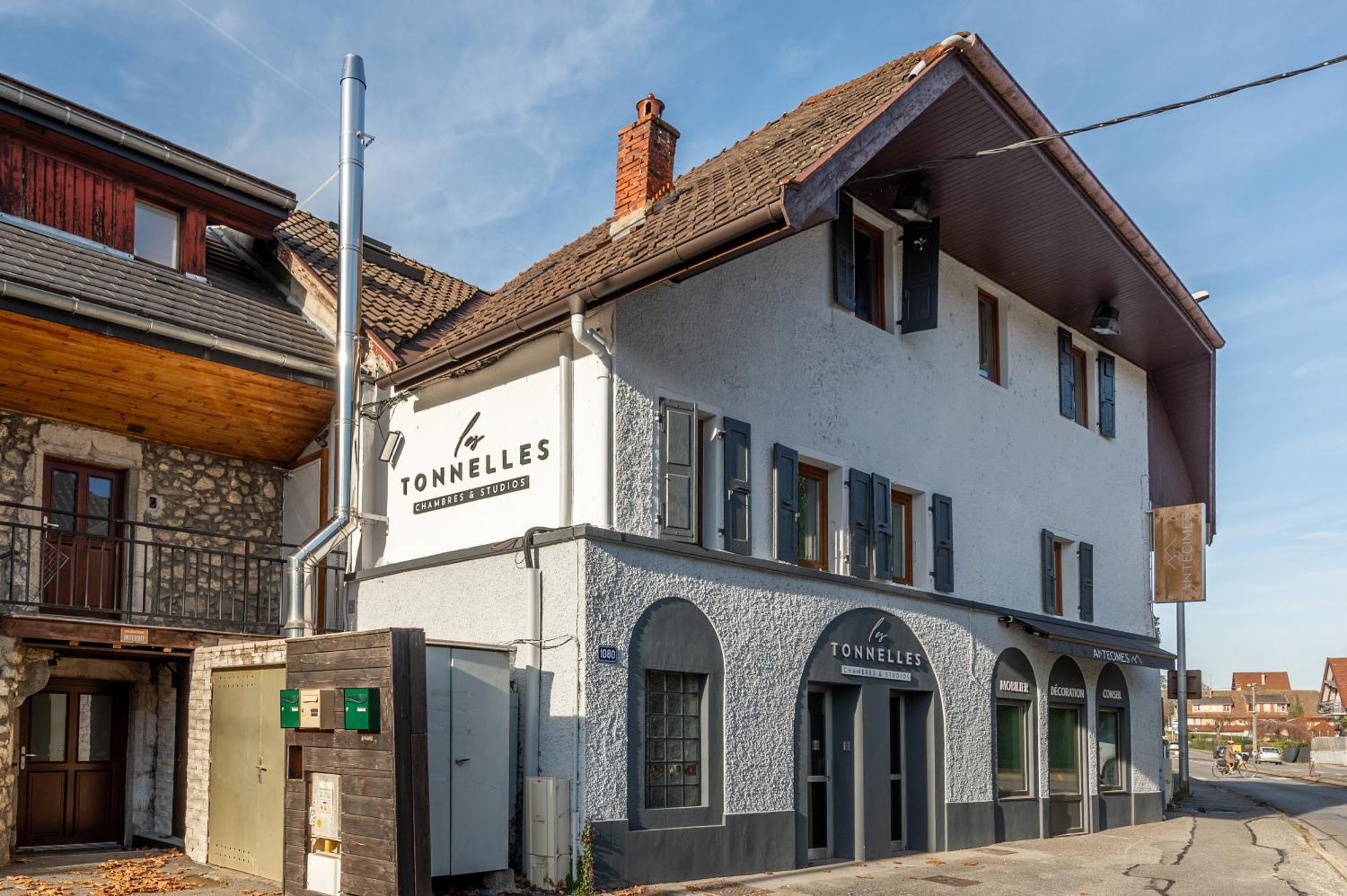 Les Tonnelles *